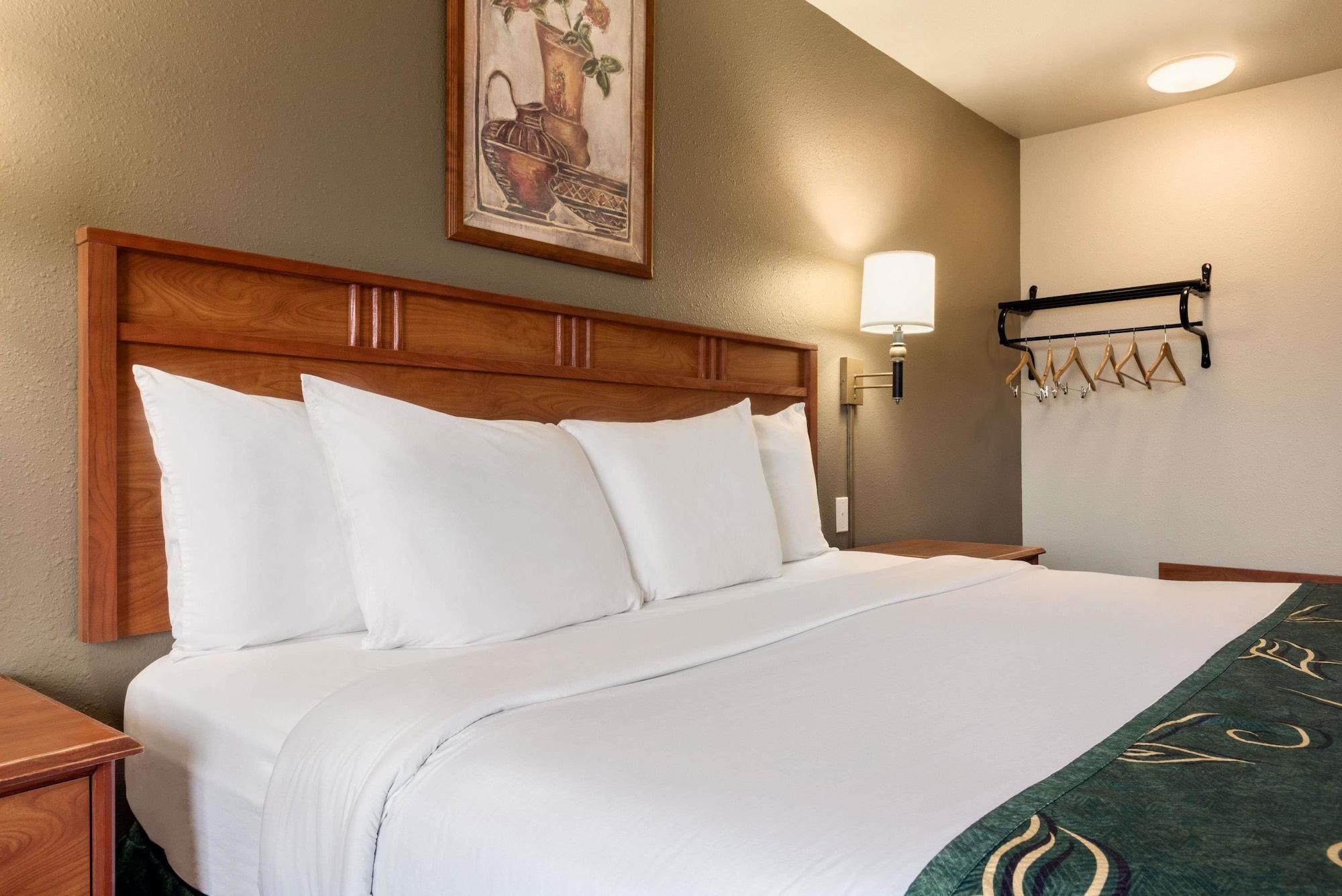 Travelodge By Wyndham Missouri Valley Buitenkant foto